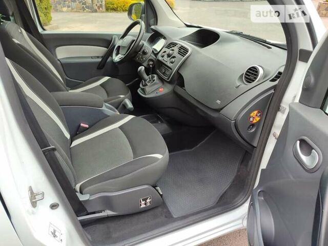 Белый Рено Кенгу, объемом двигателя 1.46 л и пробегом 261 тыс. км за 10800 $, фото 13 на Automoto.ua