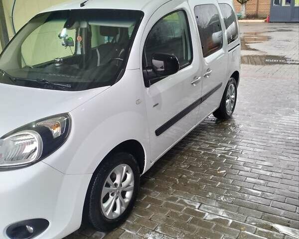 Белый Рено Кенгу, объемом двигателя 1.5 л и пробегом 244 тыс. км за 11200 $, фото 8 на Automoto.ua