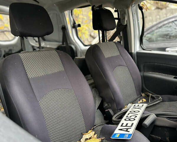 Белый Рено Кенгу, объемом двигателя 1.46 л и пробегом 196 тыс. км за 2800 $, фото 16 на Automoto.ua