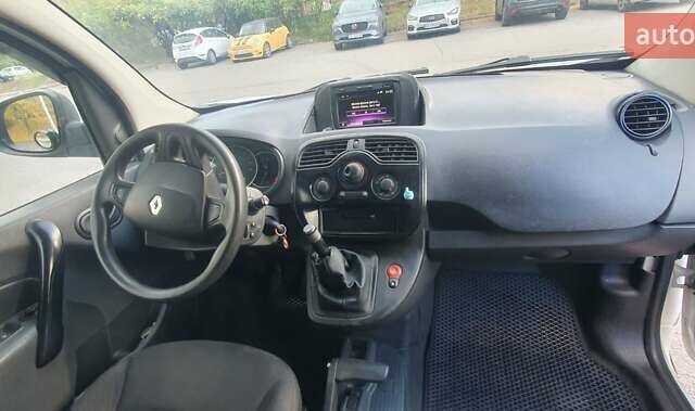 Белый Рено Кенгу, объемом двигателя 1.46 л и пробегом 347 тыс. км за 5500 $, фото 9 на Automoto.ua