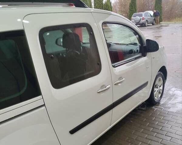 Белый Рено Кенгу, объемом двигателя 1.5 л и пробегом 244 тыс. км за 11200 $, фото 3 на Automoto.ua