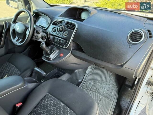 Белый Рено Кенгу, объемом двигателя 1.46 л и пробегом 230 тыс. км за 7300 $, фото 46 на Automoto.ua