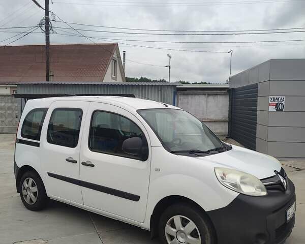 Белый Рено Кенгу, объемом двигателя 1.46 л и пробегом 326 тыс. км за 8800 $, фото 12 на Automoto.ua