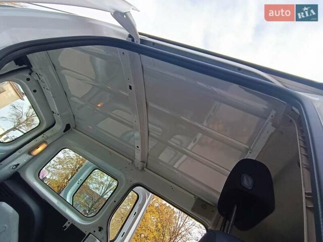 Белый Рено Кенгу, объемом двигателя 1.46 л и пробегом 146 тыс. км за 9200 $, фото 11 на Automoto.ua