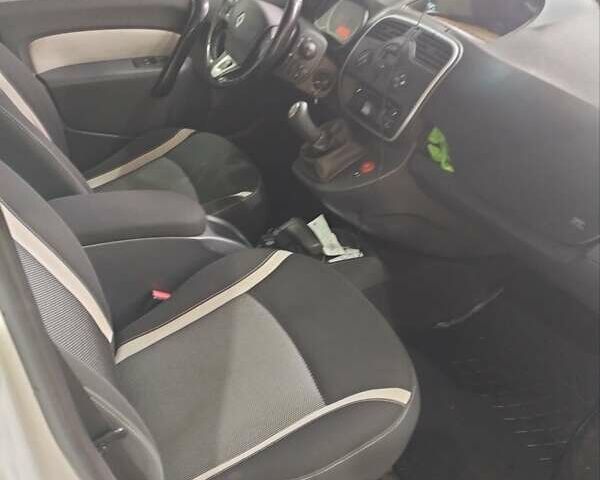 Белый Рено Кенгу, объемом двигателя 1.5 л и пробегом 244 тыс. км за 11200 $, фото 2 на Automoto.ua