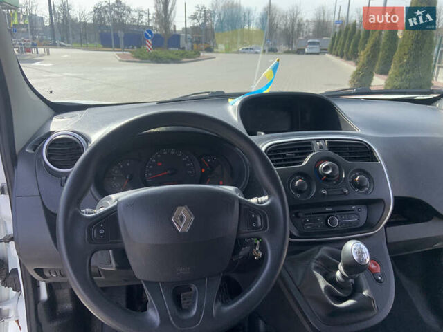 Белый Рено Кенгу, объемом двигателя 1.46 л и пробегом 198 тыс. км за 10499 $, фото 12 на Automoto.ua