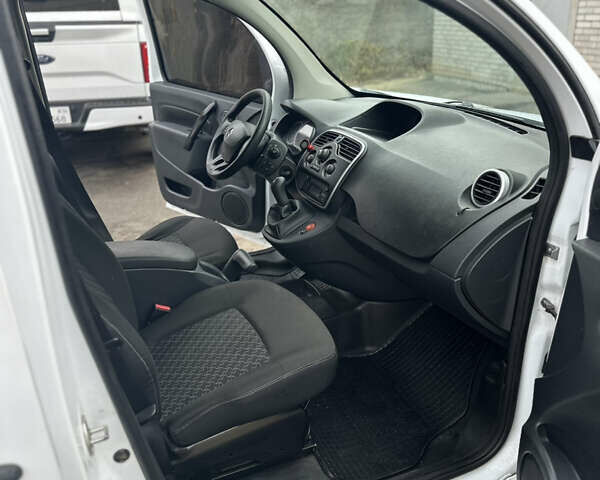 Белый Рено Кенгу, объемом двигателя 1.46 л и пробегом 295 тыс. км за 7500 $, фото 8 на Automoto.ua