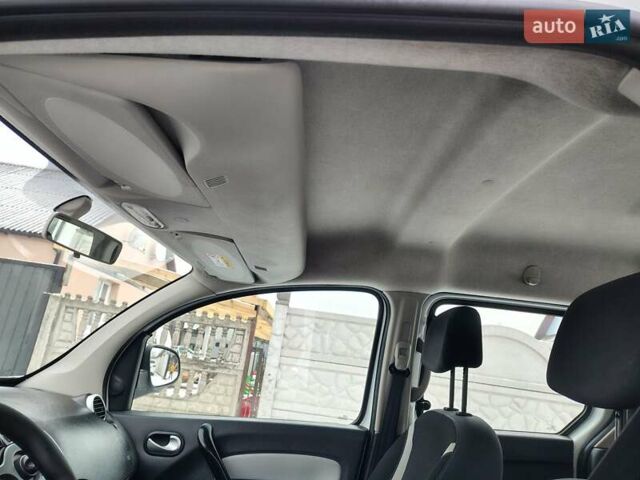 Белый Рено Кенгу, объемом двигателя 1.5 л и пробегом 283 тыс. км за 9500 $, фото 14 на Automoto.ua