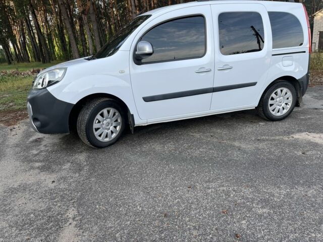 Белый Рено Кенгу, объемом двигателя 0 л и пробегом 250 тыс. км за 9700 $, фото 12 на Automoto.ua