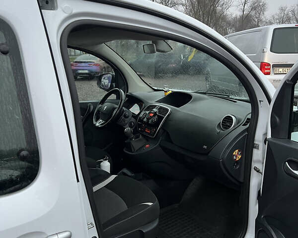 Білий Рено Кєнгу, об'ємом двигуна 1.46 л та пробігом 218 тис. км за 10500 $, фото 15 на Automoto.ua