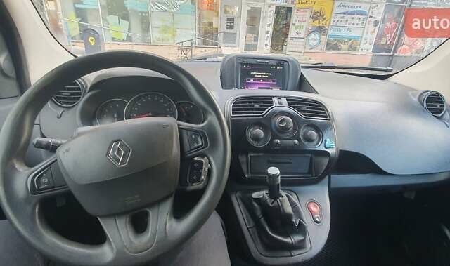 Белый Рено Кенгу, объемом двигателя 1.46 л и пробегом 347 тыс. км за 5500 $, фото 18 на Automoto.ua