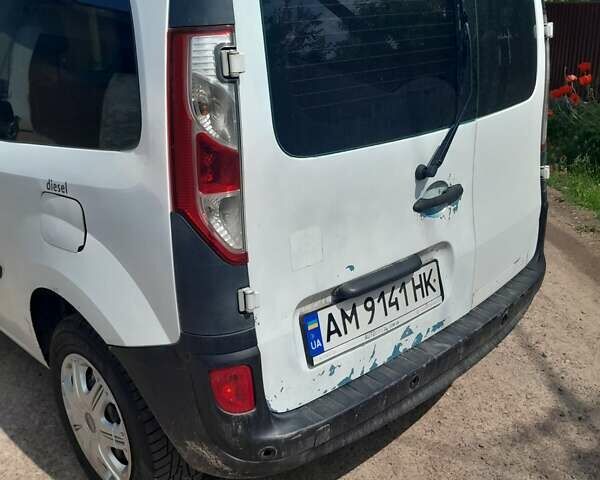 Белый Рено Кенгу, объемом двигателя 1.46 л и пробегом 220 тыс. км за 7500 $, фото 20 на Automoto.ua