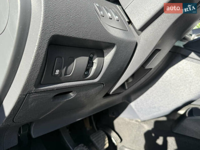Белый Рено Кенгу, объемом двигателя 1.5 л и пробегом 235 тыс. км за 10900 $, фото 10 на Automoto.ua