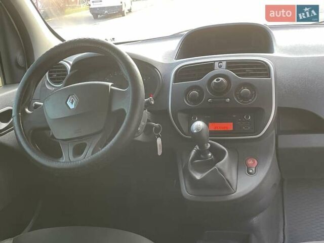 Белый Рено Кенгу, объемом двигателя 1.46 л и пробегом 330 тыс. км за 9500 $, фото 14 на Automoto.ua