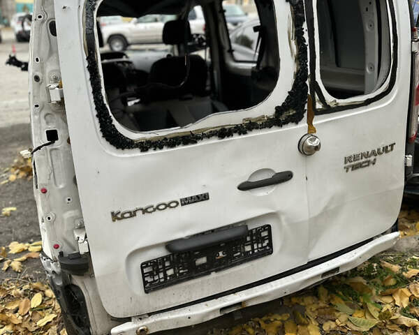 Белый Рено Кенгу, объемом двигателя 1.46 л и пробегом 196 тыс. км за 2800 $, фото 7 на Automoto.ua