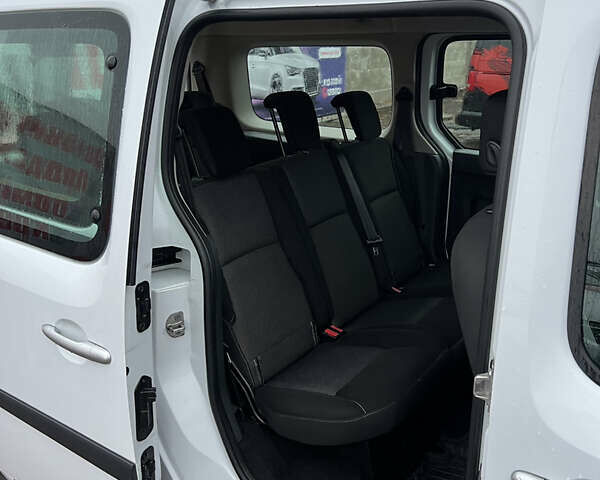 Білий Рено Кєнгу, об'ємом двигуна 1.46 л та пробігом 218 тис. км за 10500 $, фото 17 на Automoto.ua