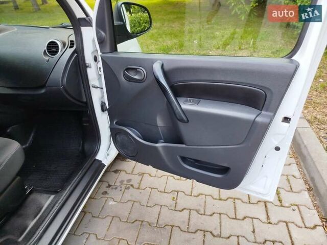 Білий Рено Кєнгу, об'ємом двигуна 1.46 л та пробігом 278 тис. км за 6500 $, фото 25 на Automoto.ua