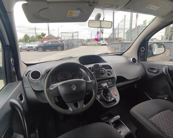 Белый Рено Кенгу, объемом двигателя 1.46 л и пробегом 326 тыс. км за 8800 $, фото 6 на Automoto.ua