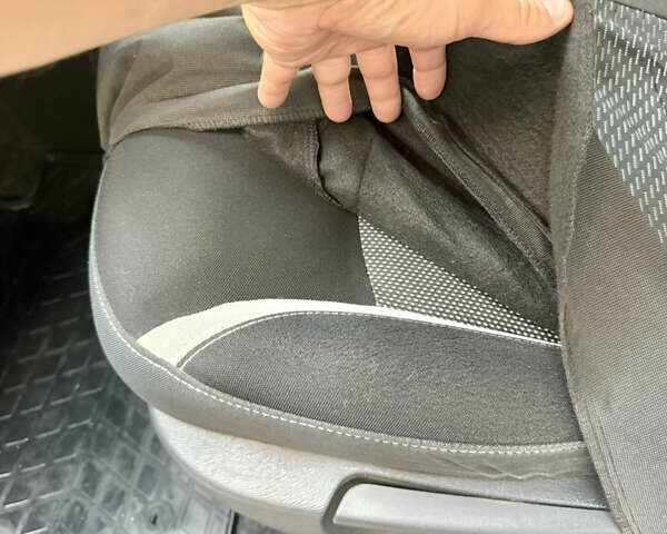 Білий Рено Кєнгу, об'ємом двигуна 1.5 л та пробігом 240 тис. км за 9499 $, фото 17 на Automoto.ua