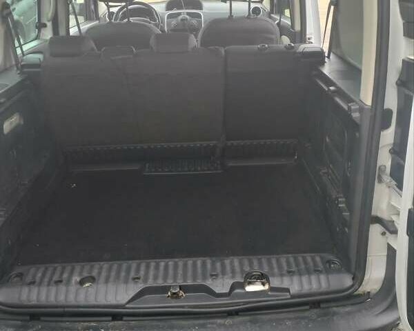 Белый Рено Кенгу, объемом двигателя 1.5 л и пробегом 244 тыс. км за 11200 $, фото 18 на Automoto.ua