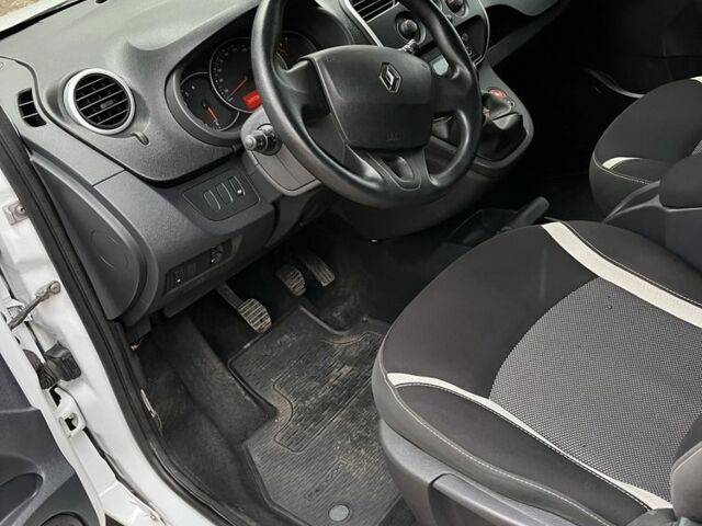 Белый Рено Кенгу, объемом двигателя 0 л и пробегом 250 тыс. км за 9700 $, фото 3 на Automoto.ua