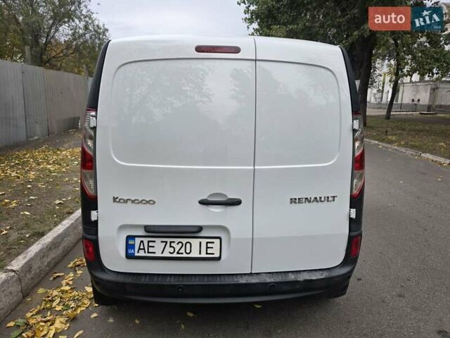 Белый Рено Кенгу, объемом двигателя 1.5 л и пробегом 207 тыс. км за 8800 $, фото 6 на Automoto.ua