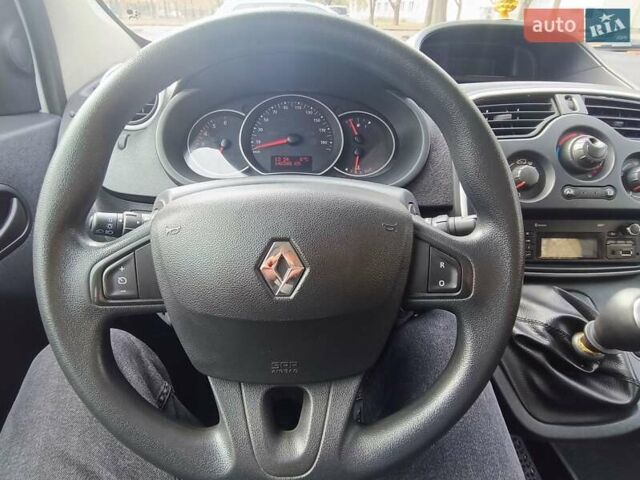 Белый Рено Кенгу, объемом двигателя 1.46 л и пробегом 146 тыс. км за 9200 $, фото 6 на Automoto.ua