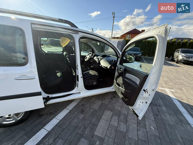 Белый Рено Кенгу, объемом двигателя 1.5 л и пробегом 235 тыс. км за 10900 $, фото 19 на Automoto.ua
