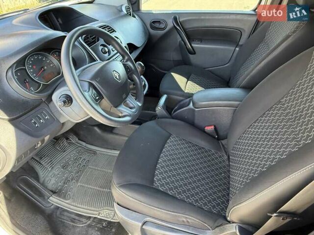 Белый Рено Кенгу, объемом двигателя 1.46 л и пробегом 230 тыс. км за 7300 $, фото 36 на Automoto.ua