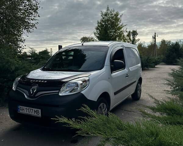 Белый Рено Кенгу, объемом двигателя 1.46 л и пробегом 149 тыс. км за 8800 $, фото 7 на Automoto.ua