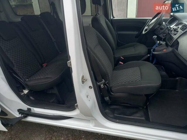 Белый Рено Кенгу, объемом двигателя 1.5 л и пробегом 71 тыс. км за 10850 $, фото 17 на Automoto.ua