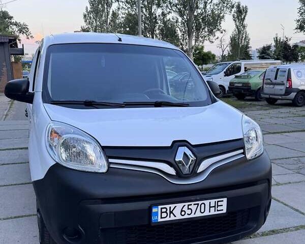 Белый Рено Кенгу, объемом двигателя 1.46 л и пробегом 176 тыс. км за 8100 $, фото 3 на Automoto.ua