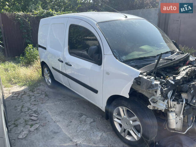 Білий Рено Кєнгу, об'ємом двигуна 1.5 л та пробігом 121 тис. км за 3499 $, фото 5 на Automoto.ua