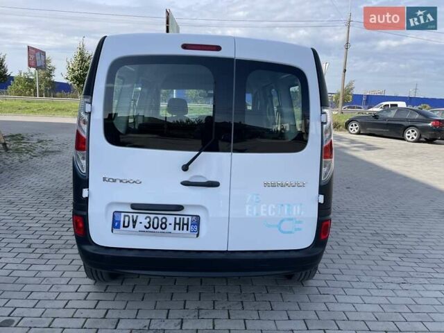 Белый Рено Кенгу, объемом двигателя 0 л и пробегом 75 тыс. км за 8800 $, фото 8 на Automoto.ua