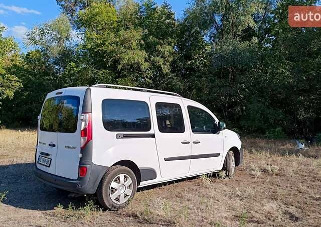 Белый Рено Кенгу, объемом двигателя 1.46 л и пробегом 177 тыс. км за 11200 $, фото 8 на Automoto.ua