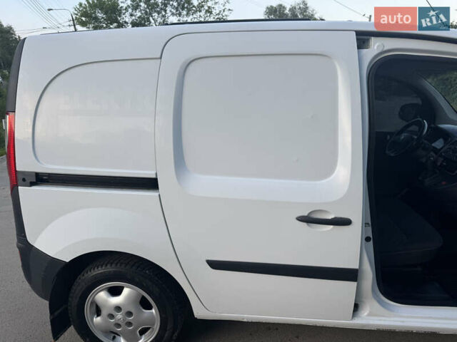 Белый Рено Кенгу, объемом двигателя 1.5 л и пробегом 150 тыс. км за 7800 $, фото 25 на Automoto.ua