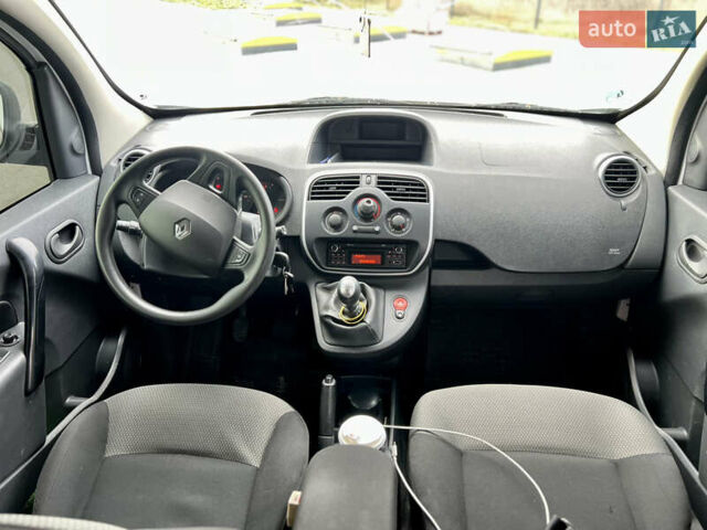 Белый Рено Кенгу, объемом двигателя 1.46 л и пробегом 189 тыс. км за 12200 $, фото 10 на Automoto.ua