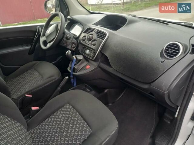 Белый Рено Кенгу, объемом двигателя 1.5 л и пробегом 71 тыс. км за 10850 $, фото 19 на Automoto.ua