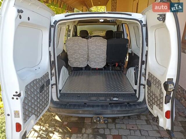 Білий Рено Кєнгу, об'ємом двигуна 1.5 л та пробігом 250 тис. км за 9700 $, фото 8 на Automoto.ua
