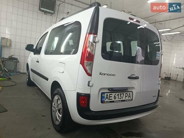 Белый Рено Кенгу, объемом двигателя 1.46 л и пробегом 109 тыс. км за 9700 $, фото 6 на Automoto.ua
