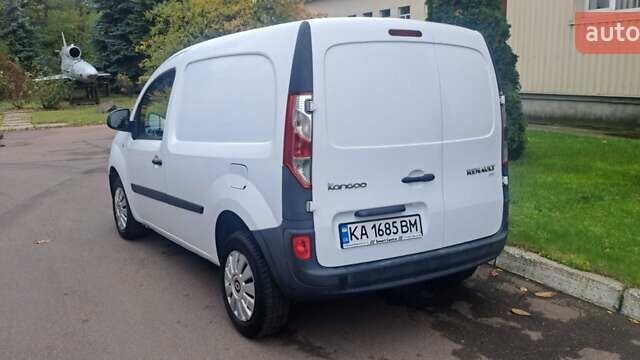 Рено Кєнгу 2016 у Вышгороде на Automoto.ua Білий Рено Кєнгу, об'ємом двигуна 1.46 л та пробігом 220 тис. км за 8100 $, фото 7 на Automoto.ua