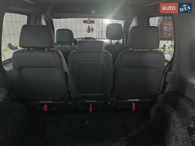 Белый Рено Кенгу, объемом двигателя 1.46 л и пробегом 109 тыс. км за 9700 $, фото 19 на Automoto.ua