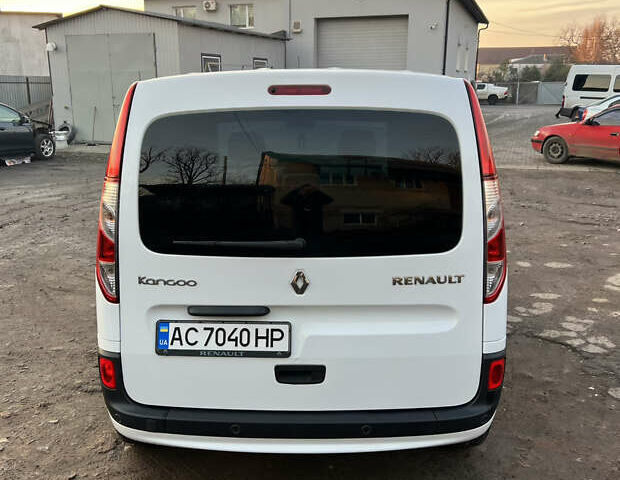 Белый Рено Кенгу, объемом двигателя 1.5 л и пробегом 263 тыс. км за 8950 $, фото 5 на Automoto.ua