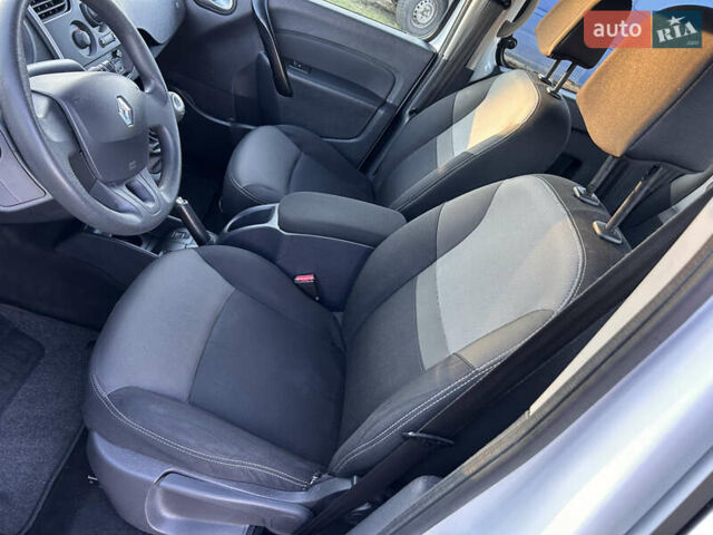 Білий Рено Кєнгу, об'ємом двигуна 1.5 л та пробігом 203 тис. км за 11450 $, фото 11 на Automoto.ua