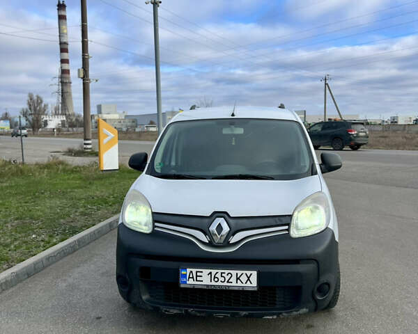 Белый Рено Кенгу, объемом двигателя 1.46 л и пробегом 189 тыс. км за 12200 $, фото 5 на Automoto.ua