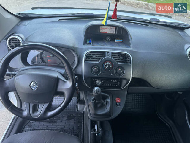 Белый Рено Кенгу, объемом двигателя 1.5 л и пробегом 150 тыс. км за 7800 $, фото 18 на Automoto.ua