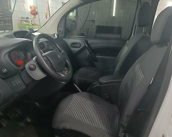 Белый Рено Кенгу, объемом двигателя 1.46 л и пробегом 109 тыс. км за 9700 $, фото 45 на Automoto.ua