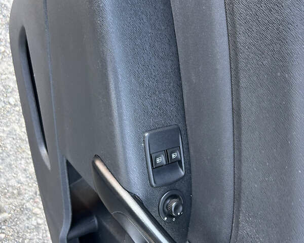 Білий Рено Кєнгу, об'ємом двигуна 1.5 л та пробігом 203 тис. км за 11450 $, фото 15 на Automoto.ua