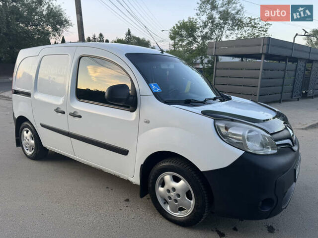Белый Рено Кенгу, объемом двигателя 1.5 л и пробегом 150 тыс. км за 7800 $, фото 7 на Automoto.ua