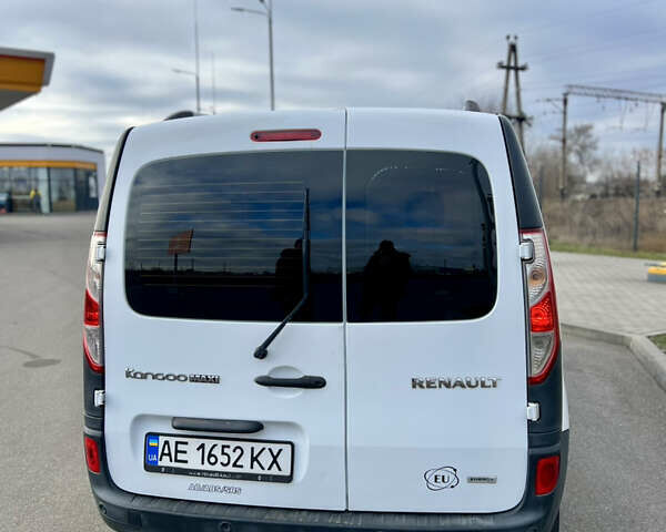Белый Рено Кенгу, объемом двигателя 1.46 л и пробегом 189 тыс. км за 12200 $, фото 6 на Automoto.ua